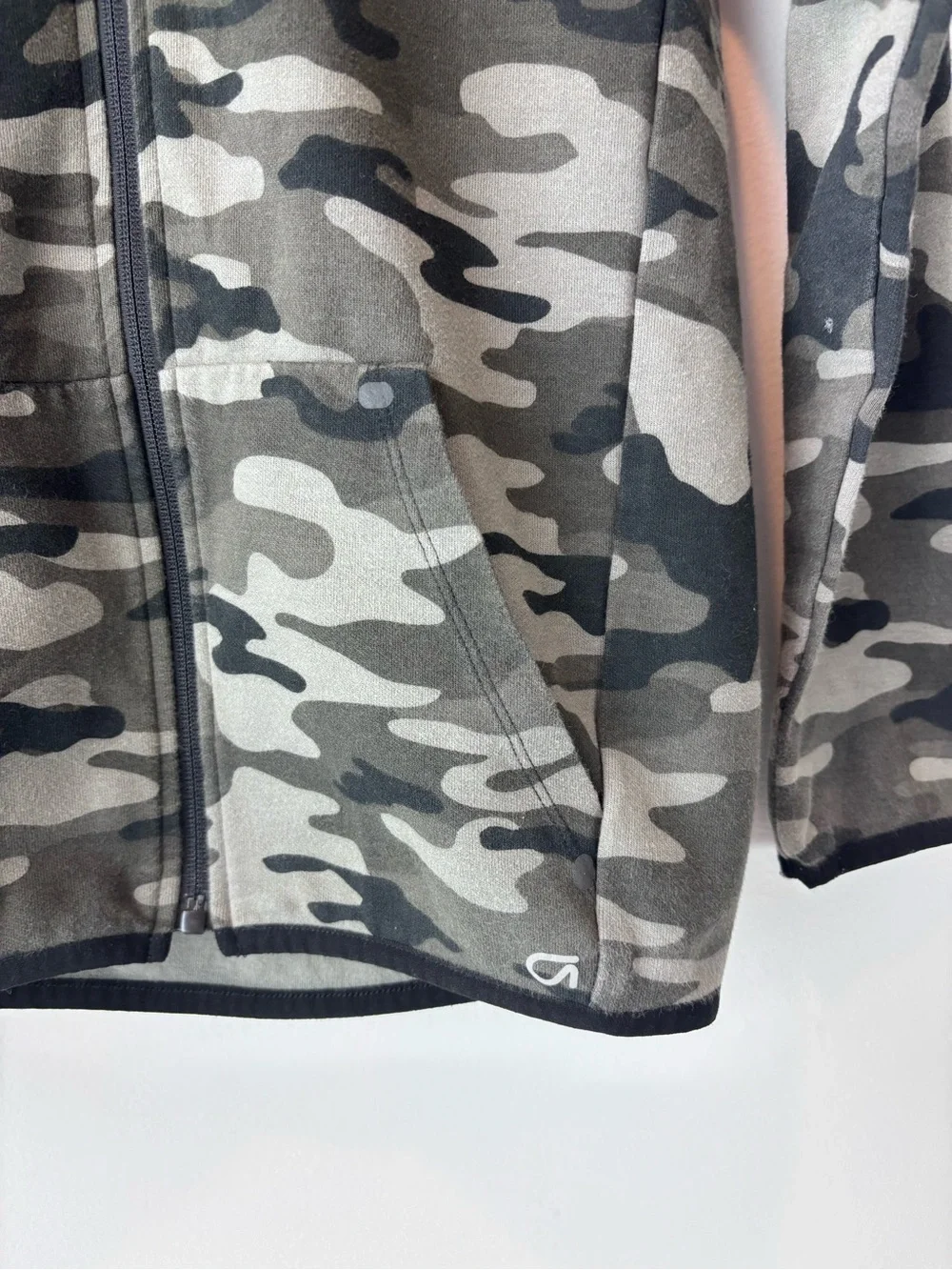 GapFit Boys’ Camo Full-Zip Hoodie Size L 10-11